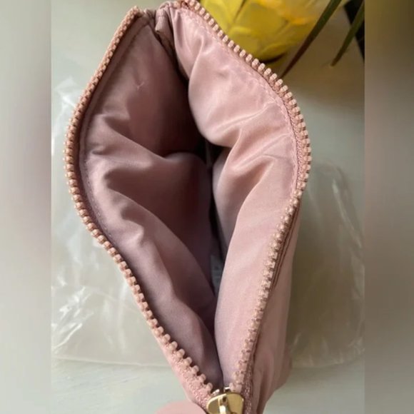 NWT Rare Beauty by Selena Gomez Puffy Makeup Bag in Mauve - Picture 7 of 9